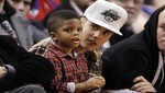 Justin Bieber y el hijo de Chris Paul disfrutaron juntos del juego de los Clippers [FOTOS]