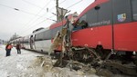 Dos trenes chocan en Austria