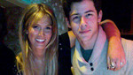 Nick Jonas y Delta Goodrem disfrutan de comida brasileña
