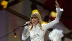 Taylor Swift se luce en presentación en los Grammy Awards 2013 [VIDEO]