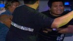 Renato Rossini le tira un puñete a periodista en discoteca del sur [VIDEO]
