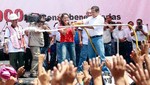 Presidente Humala empapa por carnavales a Nadine Heredia [VIDEO]