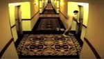 Hombre desnudo recorre hotel para conseguir la llave [VIDEO]