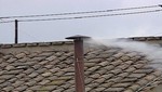 Sale humo blanco de chimenea del Vaticano, eligen al nuevo Papa [VIDEO EN VIVO]