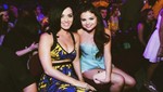 Katy Perry y Selena Gómez frotan la barriga de Fergie en los KCA [FOTO]