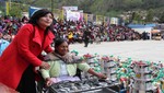 [Huancavelica] Miles de regalos reciben madres de Angaráes y Huaytará
