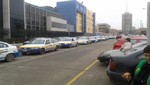 [Caso Caja Gas] Taxistas afectados por abusos de la Caja Metropolitana de Lima protestan frente a INDECOPI y Municipalidad de Lima