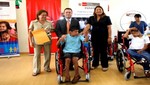 CLARO entregó sillas de ruedas a niños con discapacidad del Inabif