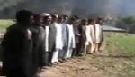Video de ejecución de 16 polícias en Pakistán es colgado por talibanes