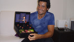 Chayanne muestra regalo de fanáticas en Twitter