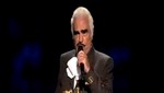 Vicente Fernández se disculpa por olvidar la letra del Himno de México