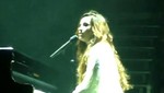 Demi Lovato inaugura su tour en Detroit (video)