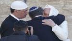 Papa Francisco reúne tres grandes religiones del mundo, con un abrazo [FOTOS]