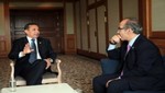 Mandatario tuvo encuentro con ex presidente mexicano Felipe Calderón