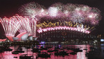 Sydney comenzó el 2015 con espectaculares fuegos artificiales sobre el puente Harbour (Fotos)