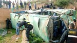 Vuelco de bus deja tres muertos y 28 heridos en Tarma