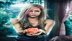 Avril Lavigne: Mi tercer perfume olera a 'Crême Brulée'