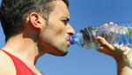 EsSalud recomienda beber líquido para prevenir problemas renales