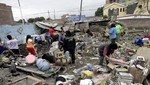 Entregan bienes de ayuda humanitaria a familias afectadas por inundación en Arequipa