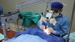 Especialistas del INO operan de cataratas en centro de salud de Comas