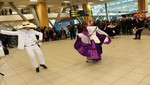 Región Callao recibe a ritmo de guitarra y cajón a turistas en el Aeropuerto Jorge Chávez