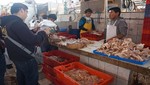 La Victoria: encuentran puestos del Mercado Unicachi en estado insalubre