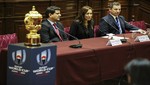 Congresista Paloma Noceda recibe la Copa Mundial de Rugby