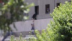 Irán: 12 muertos en ataques suicidas contra el parlamento y el santuario de Teherán