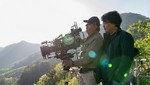 El Director Bong Joon Ho nos dirige en el camino hacia crear Okja en este video especial detrás de cámaras