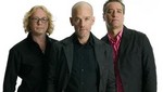 La banda R.E.M. anunció la desintegración de la banda luego de 31 años