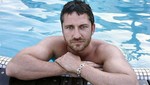 Gerard Butler sufre accidente mientras surfea