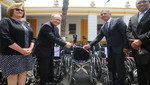 Donan camillas y sillas de ruedas para cuatro hospitales de Lima
