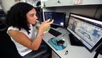 Comer alimentos frente a la computadora o utilizando el celular puede ser perjudicial para la salud
