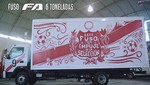 Fuso sorprende a hincha peruano con un camión alusivo al mundial