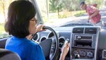 83% de peruanos cree que deberían endurecerse sanciones por uso de celular al volante