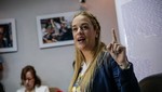 La activista venezolana Tintori, esposa de la oposición López, llega a España