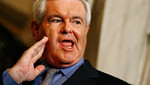 Newt Gingrich llama 'rendición' a disculpa de Obama por quema del Corán