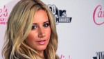 Ashley Tisdale se deja ver en bikini por Miami