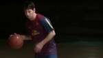 Messi ahora la 'rompe' en las canchas de básquetbol (video)