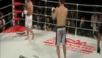 Video: golpe con giro deja 'dormido' a luchador