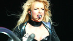 Britney Spears 'roba' un banco en su nuevo videoclip