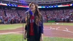 Demi Lovato canta el Himno de EU en la Serie Mundial (video)