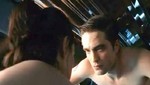 Robert Pattinson aparece 'desnudo' en 'Cosmópolis' (Video)