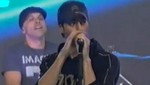 Enrique Iglesias actuó en el partido de Acción de Gracias (video)