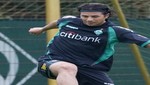 Claudio Pizarro hizo leves trabajos con el Werder Bremen