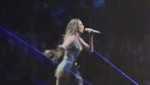 Jennifer Lopez pierde el cabello en el escenario (video)