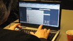 Estudio revela que uso de Facebook en horas de trabajo hace más felices a los empleados