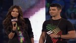 Joe Jonas y Nina Dobrev juntos en 'We Day 2011' (video)