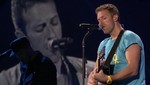 Chris Martin se molestó con fanática que tocó pandereta en su concierto