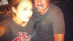 Miley Cyrus y John Shanks juntos en el estudio de grabación